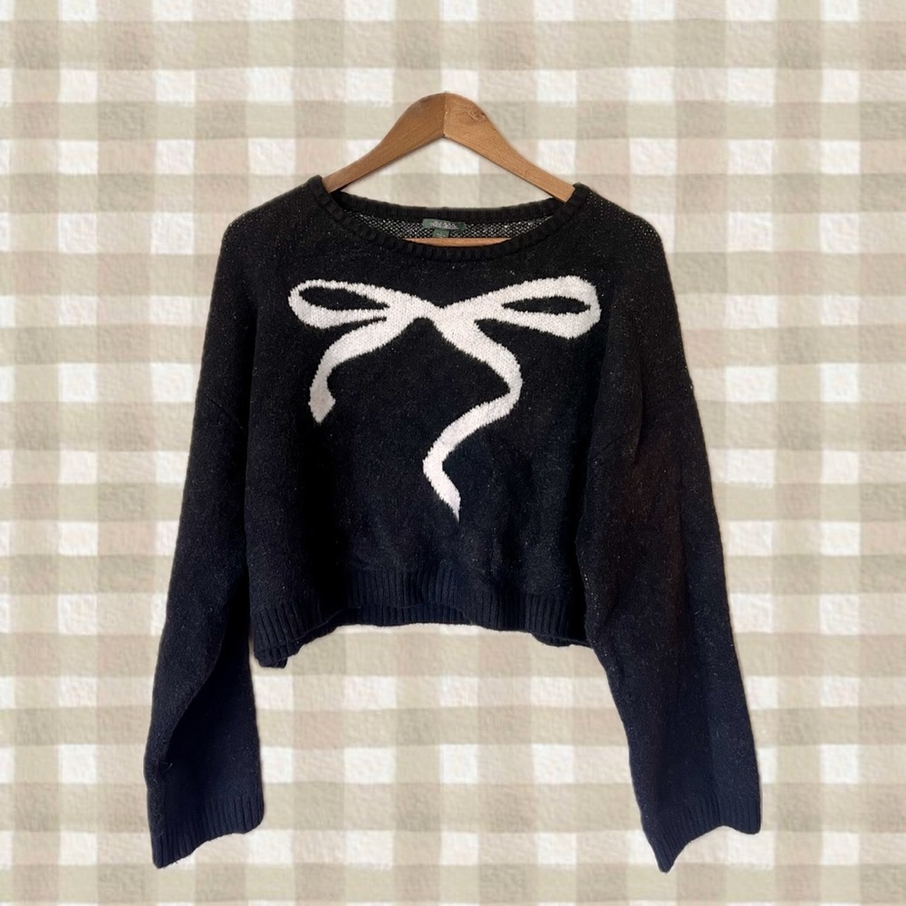 Wild Fable Black Cropped Sweater with White Bow